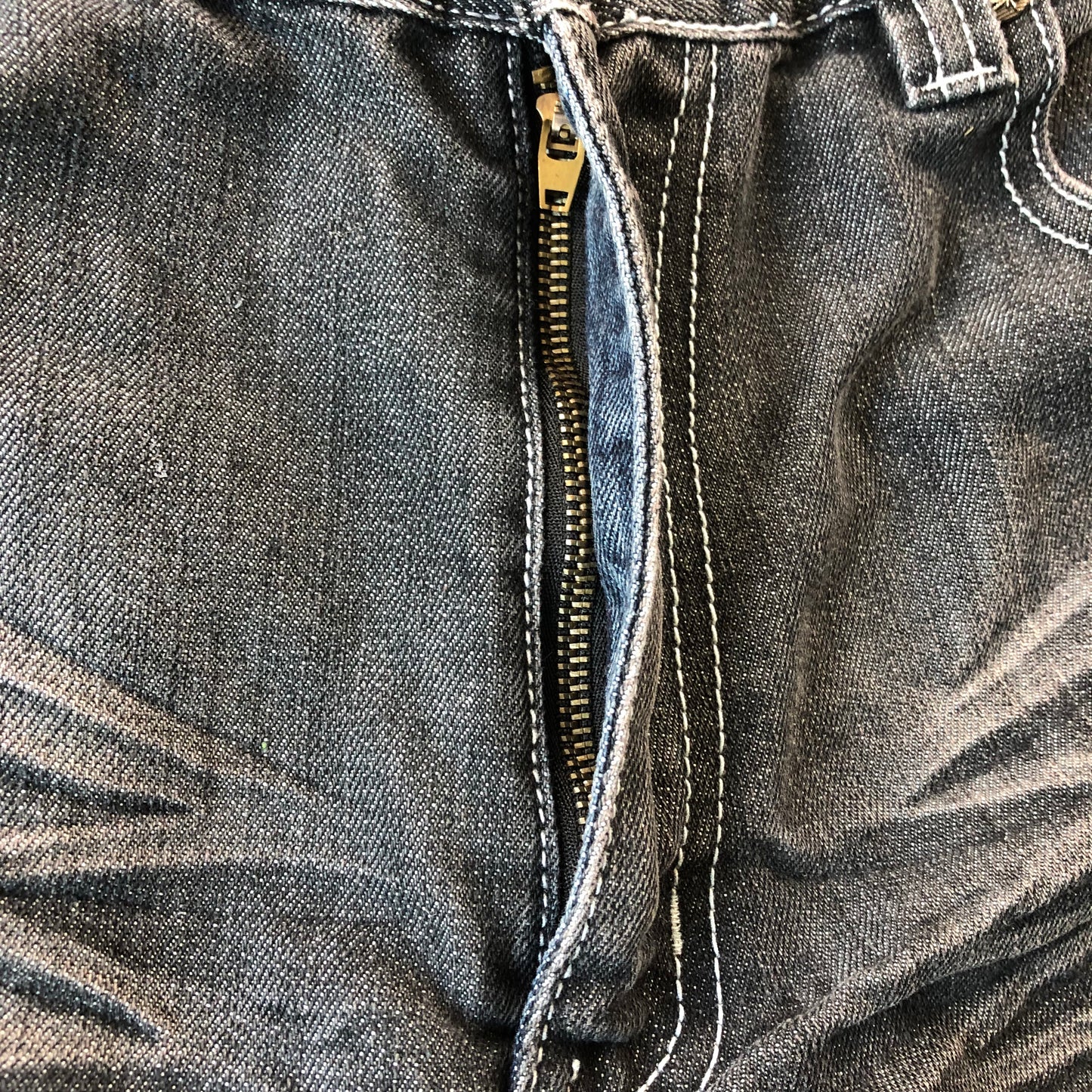Vintage Y2K Victorious Cannabis Embroided Jort W38