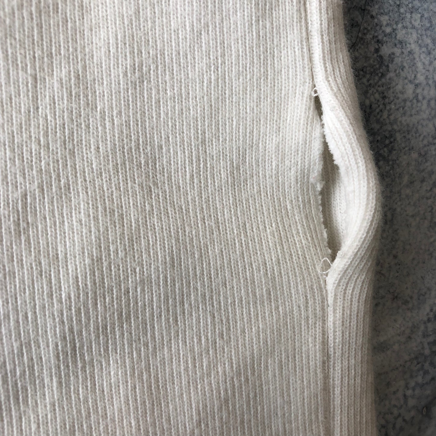 Tommy Hilfiger Retro V Neck Sweater XL