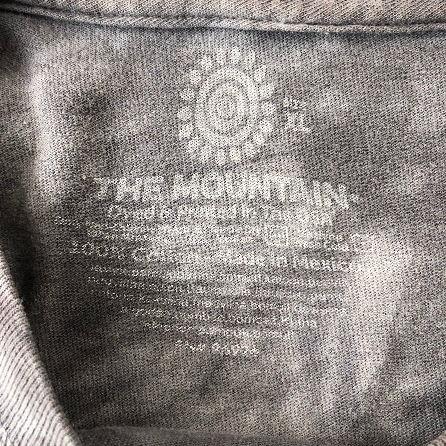 Vintage The Mountain Tiger Grizzly Wolf Nature T Shirt XL