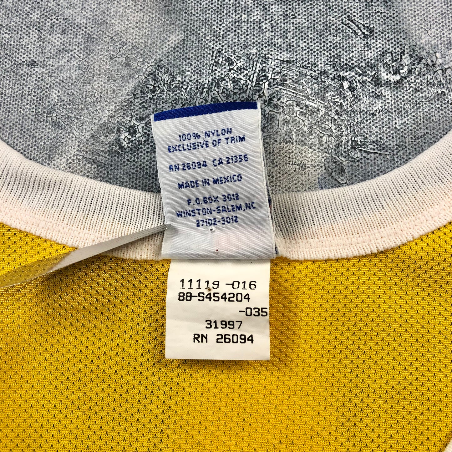 Vintage Champion NBA Los Angeles Lakers Kobe Bryant 8 Rookie Jersey L