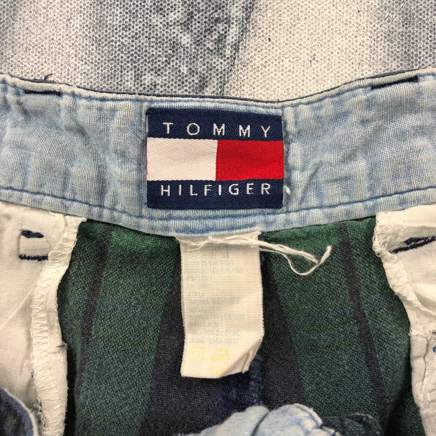 Vintage Tommy Hilfiger Casual Plaid Short W34