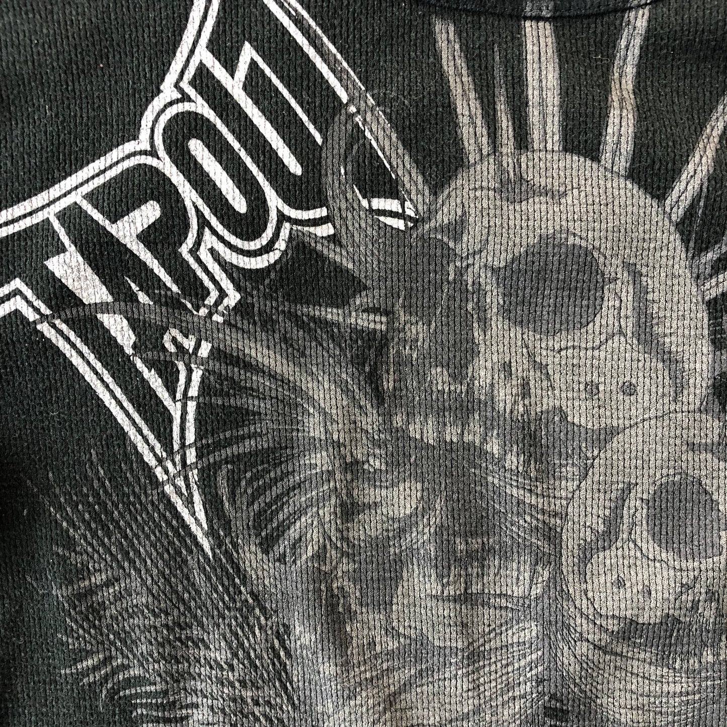 Tapout Skull Long Sleeve Waffel Knit Shirt