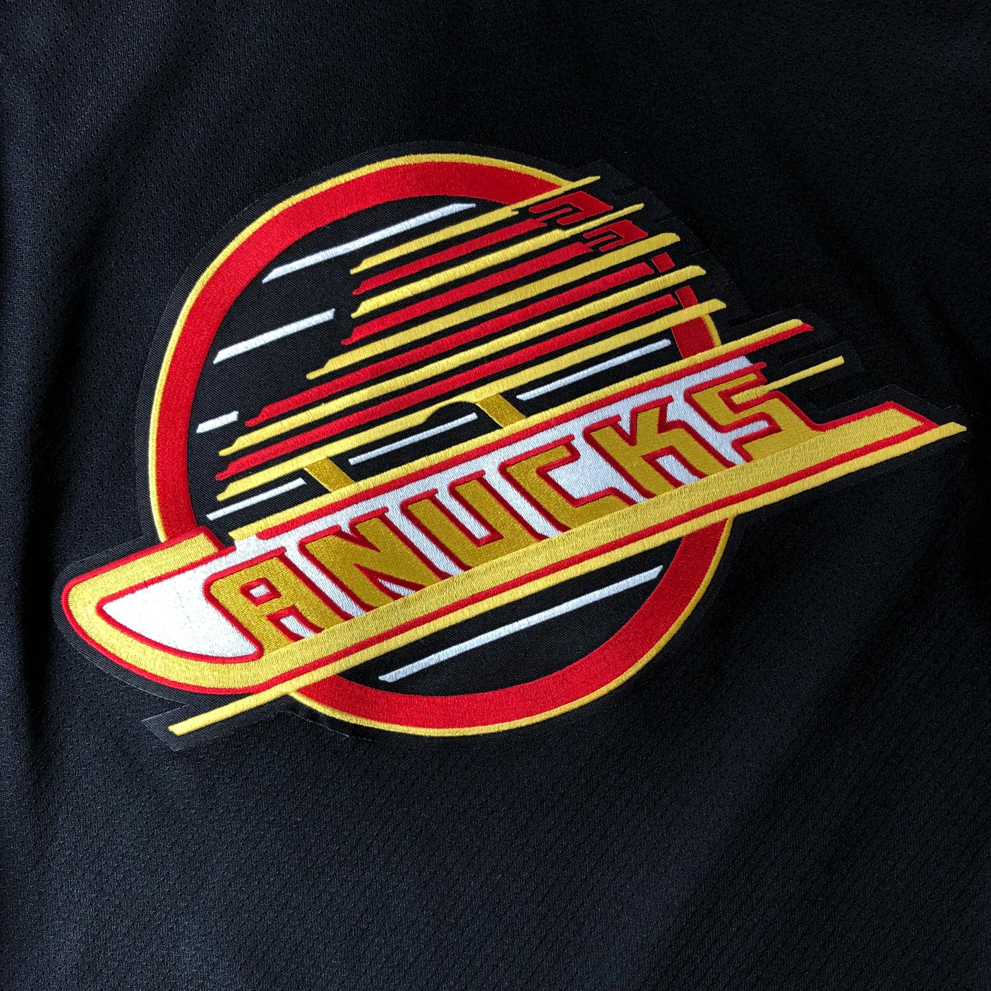 CCM Vintage Hockey NHL Vancouver Canucks Retro Jersey L