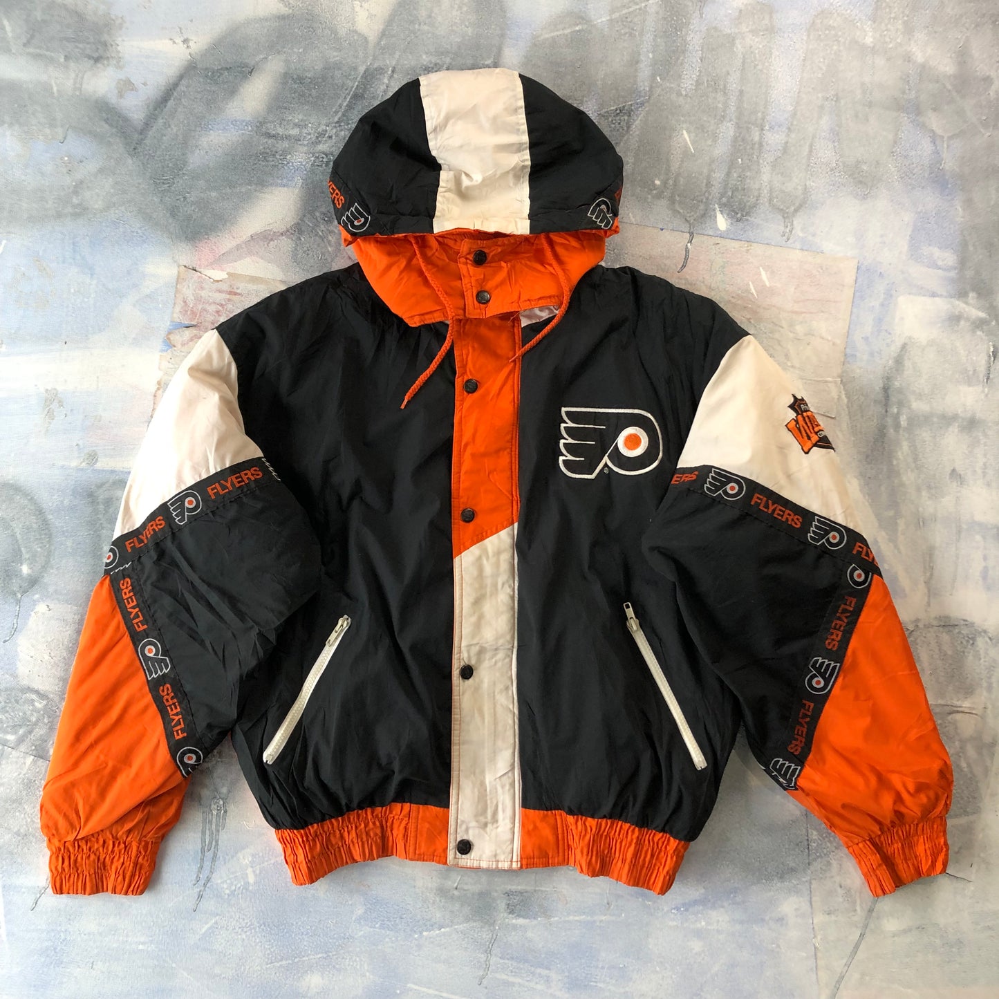 NHL Philadelphia Flyers 90s Pro Player Prince Of Wales Conference Puffer Hooded Zip Jacket M
