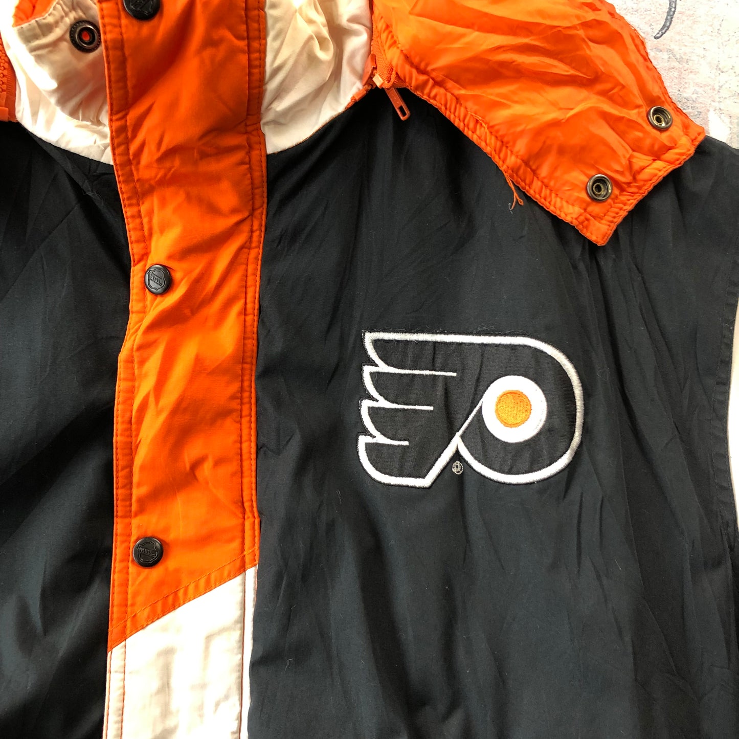 NHL Philadelphia Flyers 90s Pro Player Prince Of Wales Conference Puffer Hooded Zip Jacket M