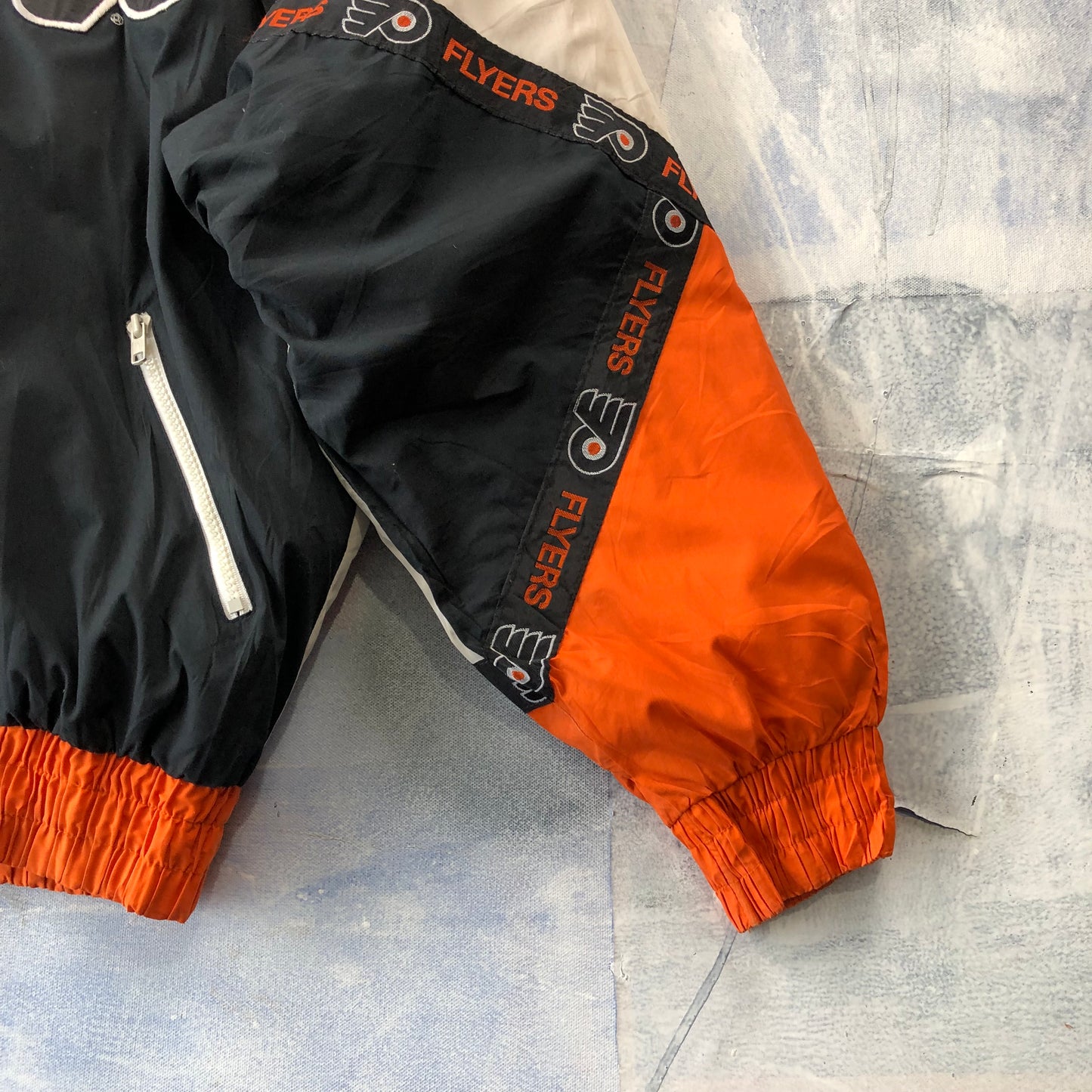 NHL Philadelphia Flyers 90s Pro Player Prince Of Wales Conference Puffer Hooded Zip Jacket M
