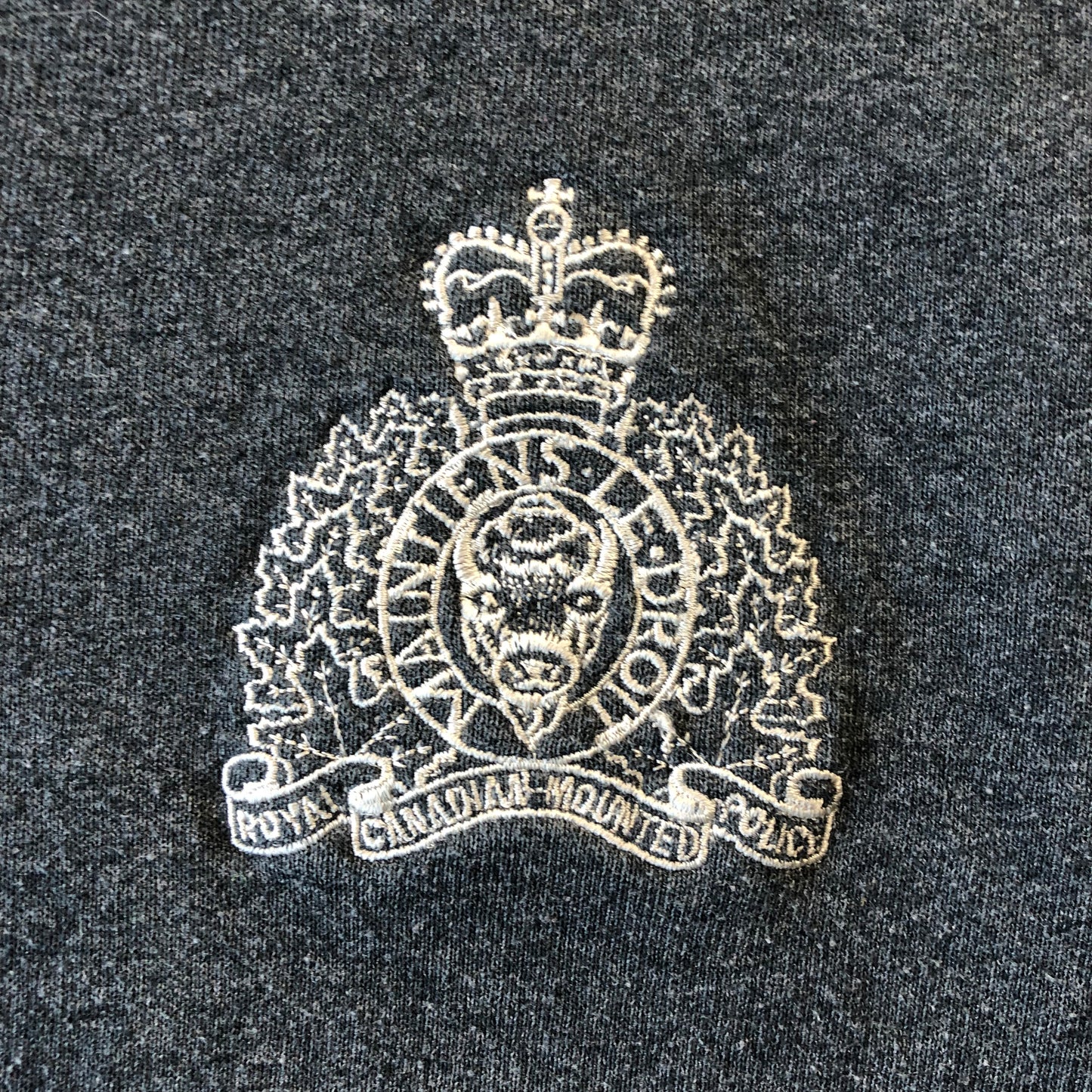 RCMP Royal Canadian Mounted Police Embroided Russell Crewneck Sweatshirt XL