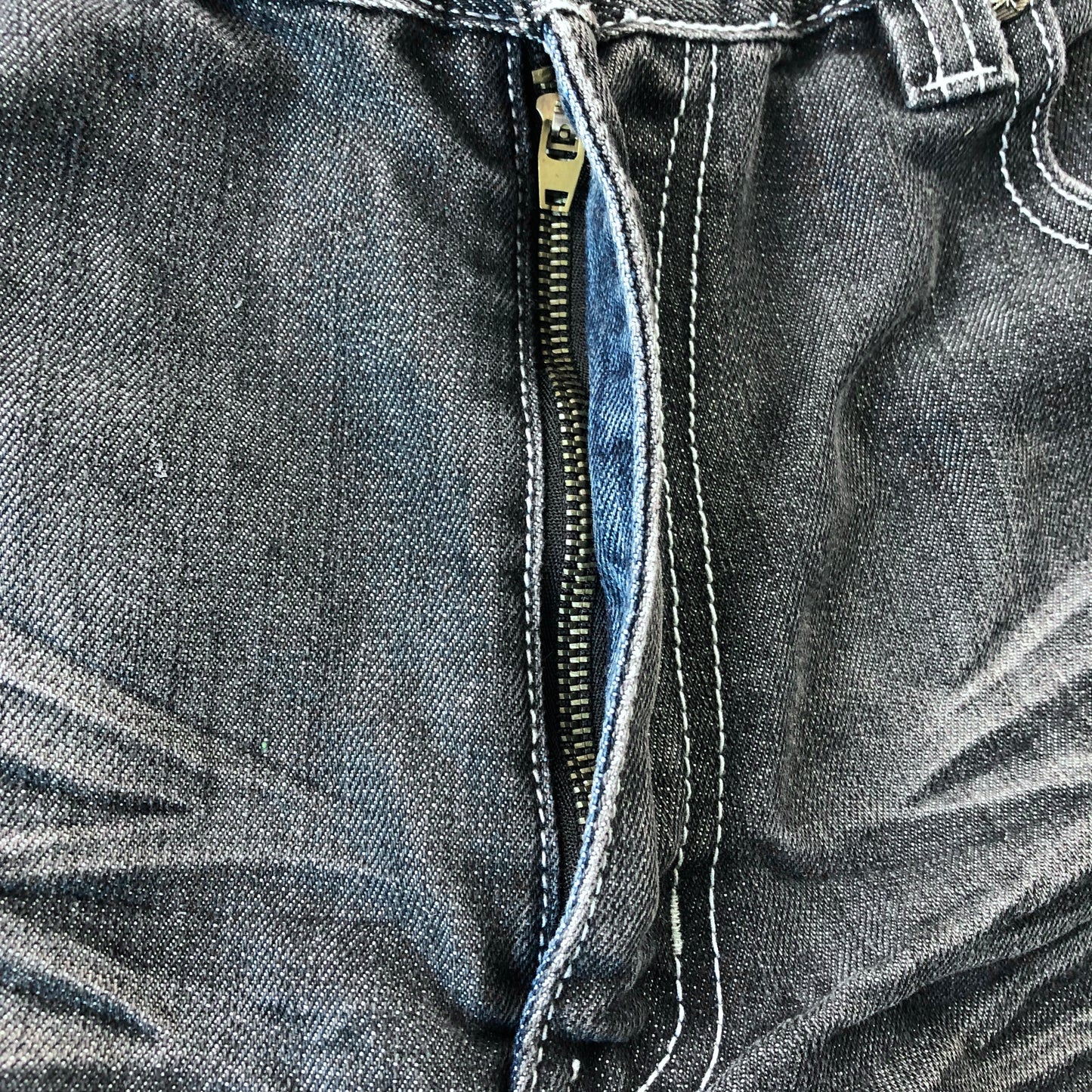 Vintage Y2K Victorious Cannabis Embroided Jort W38