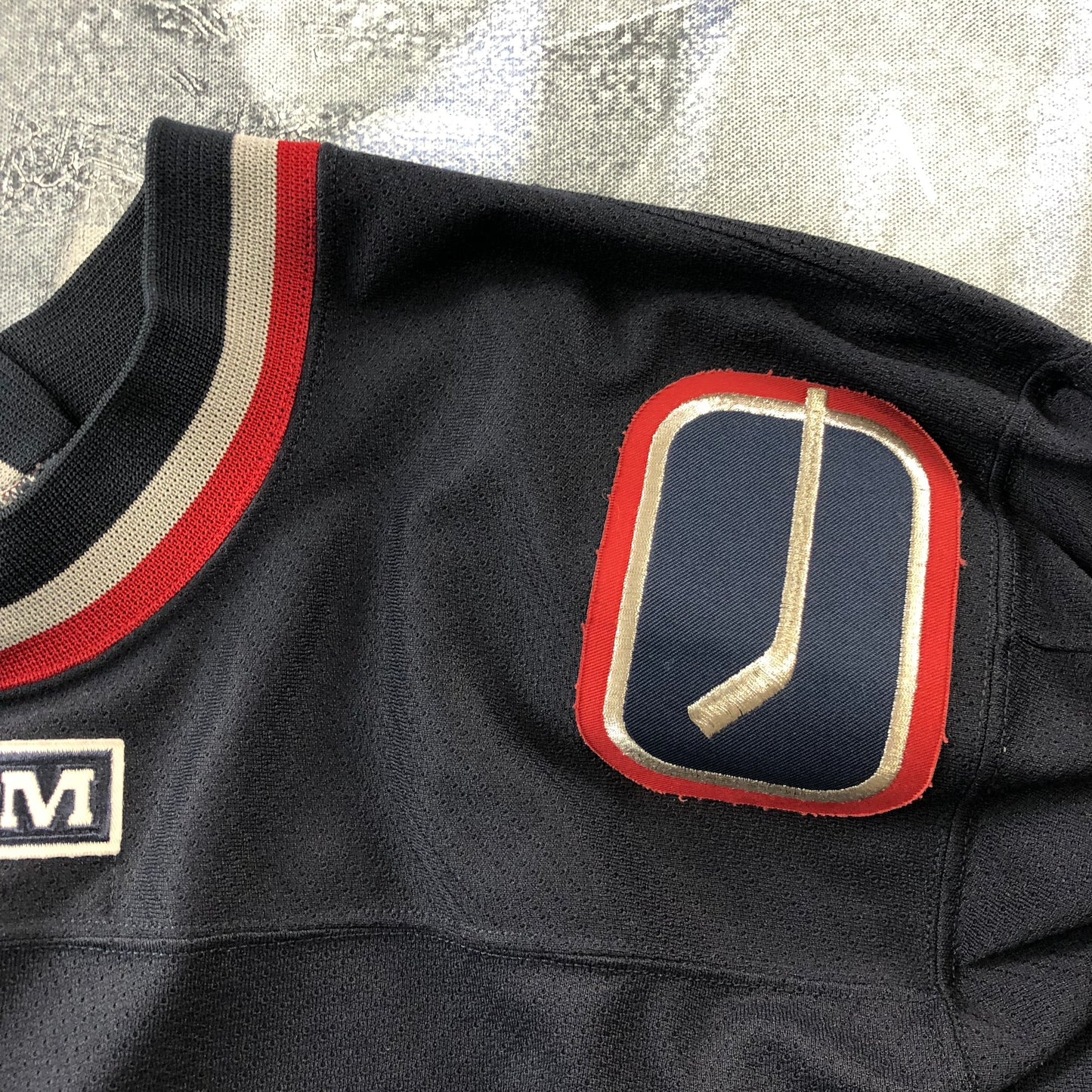 NHL CCM Vancouver Canucks Orca Retro Jersey XL