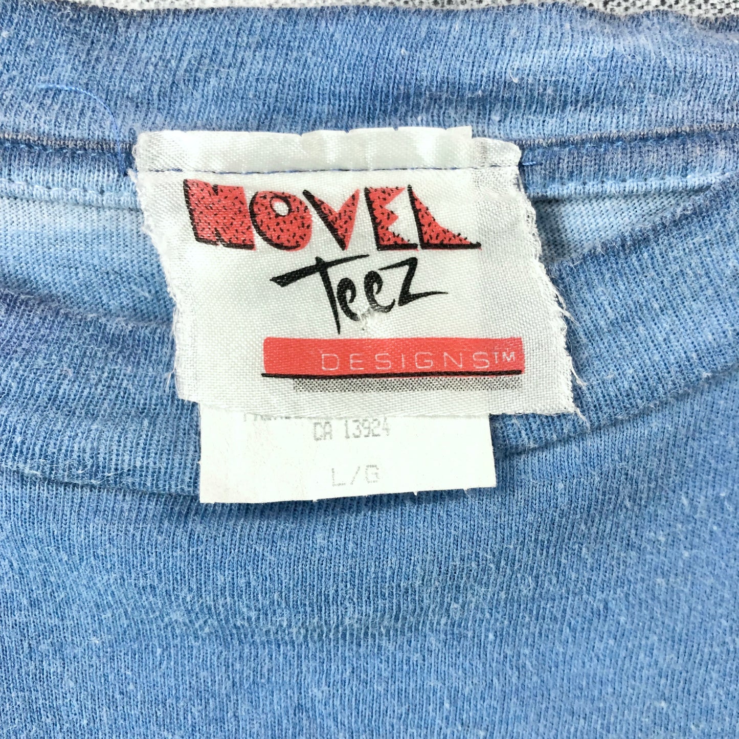 Vintage 90s Tasmanian Devil Taz Style King Novel Teez T Shirt L