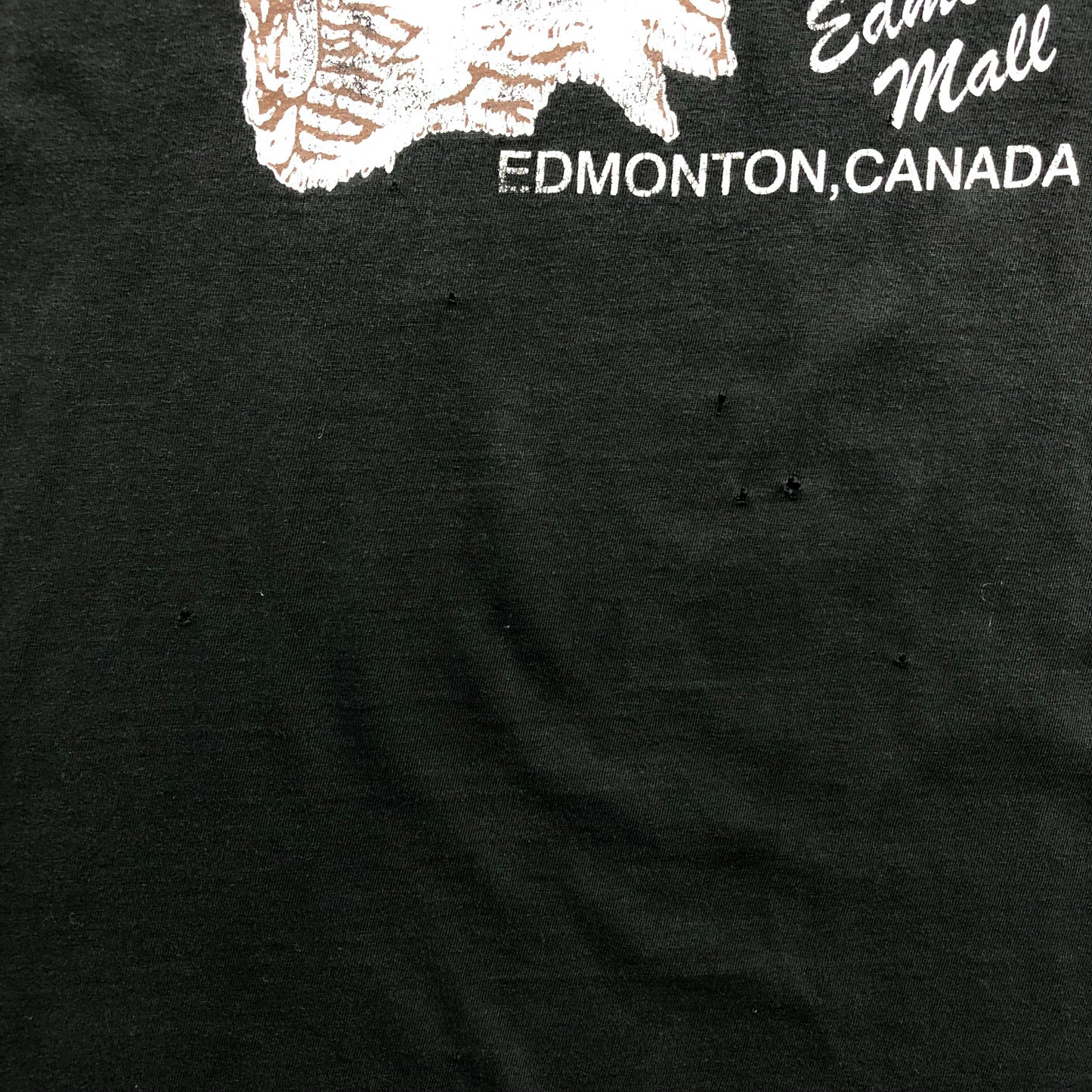Vintage Hooters West Edmonton Mall T Shirt XL