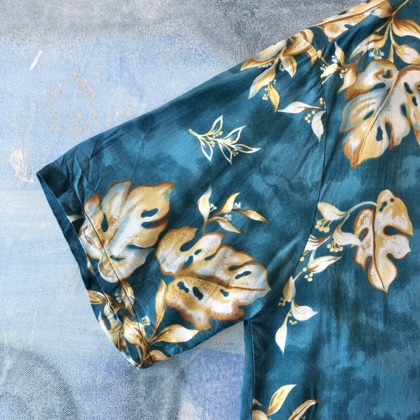 Hilo Hatties Hawaiian Button Shirt XL