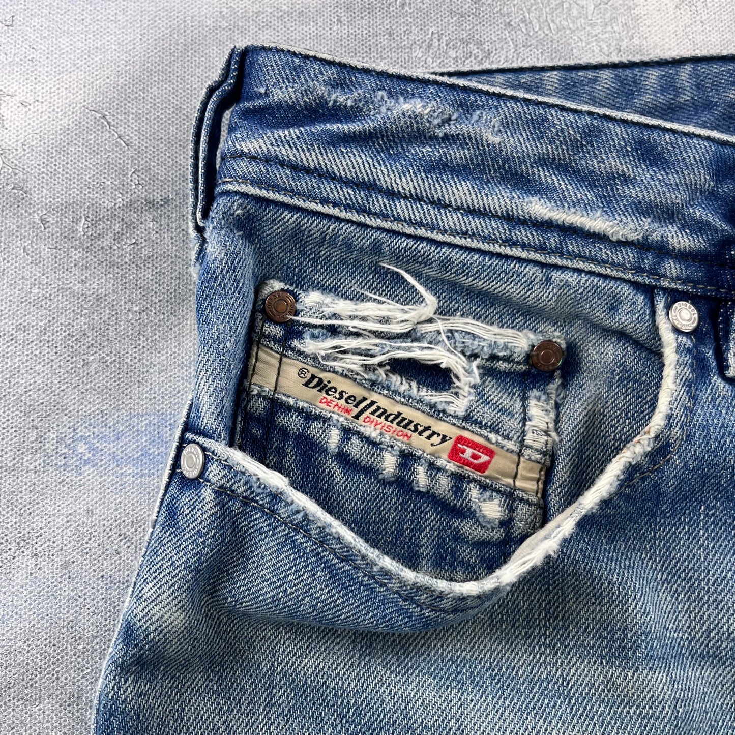 Diesel Bootcut Distressed Style Button Fly Selvedge Denim Jean W34