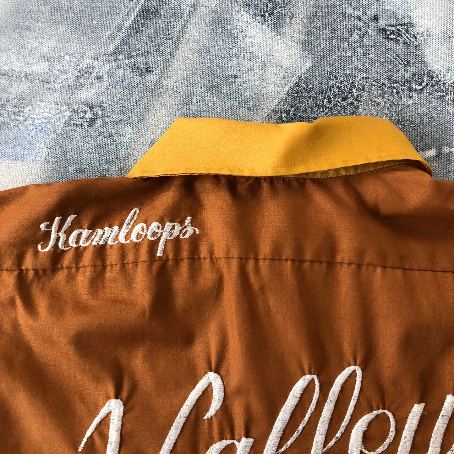 Vintage USA 70s Hilton Valley View Kamloops Camp Bowling Button Shirt L