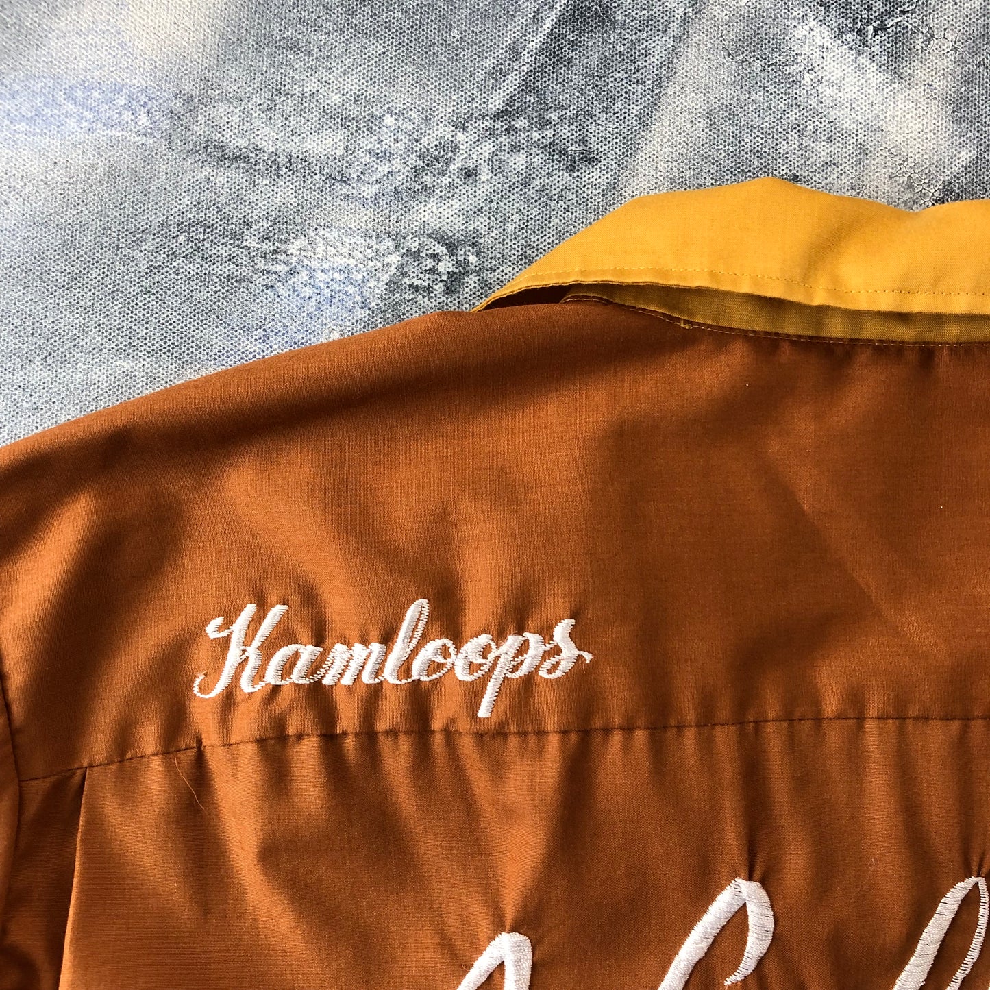 Vintage USA 70s Hilton Valley View Kamloops Camp Bowling Button Shirt L