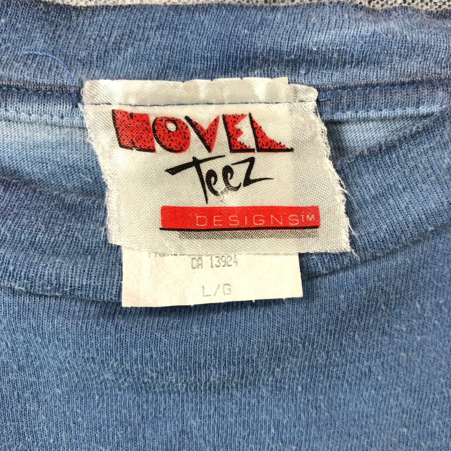 Vintage 90s Tasmanian Devil Taz Style King Novel Teez T Shirt L