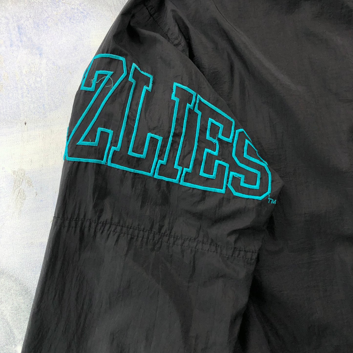 Vintage 90s Starter NBA Vancouver Grizzlies Windbreaker Zip Jacket M