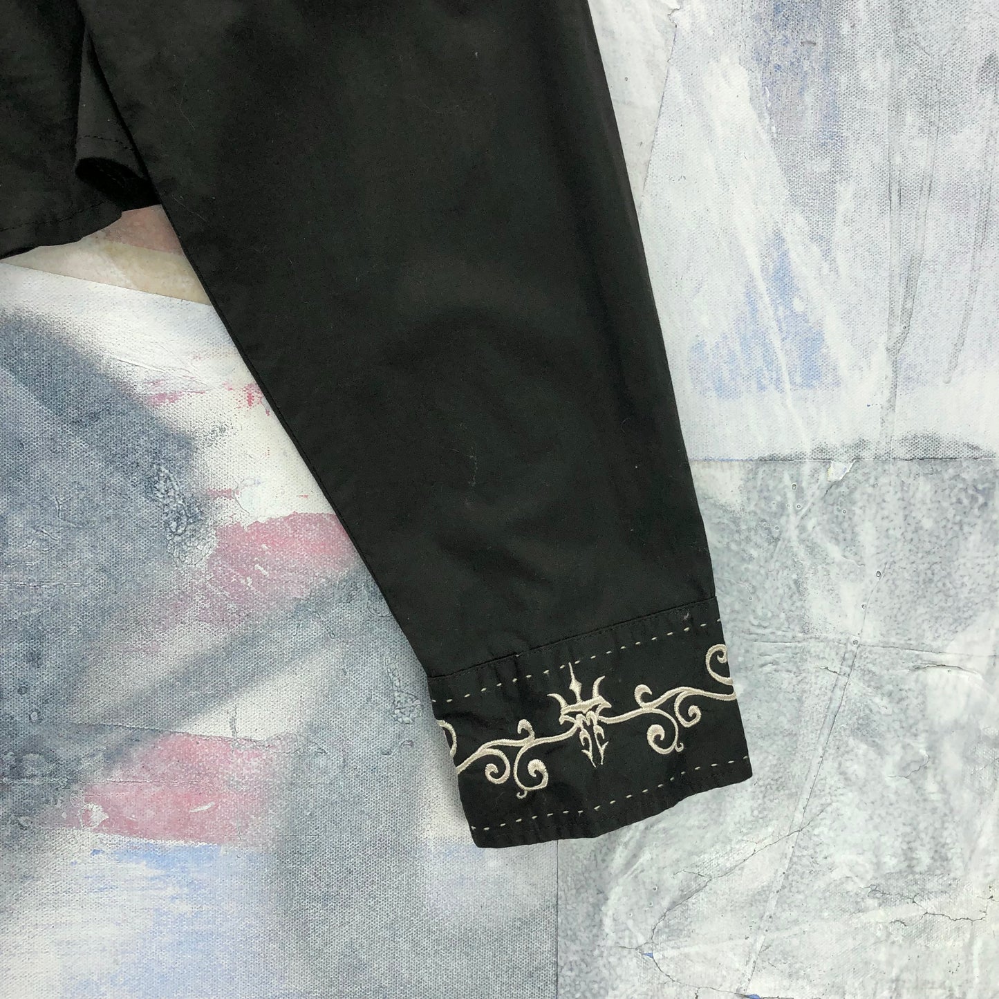 Vintage Y2K Victorious Rhinestone Cross Button Cropped Shirt XXL