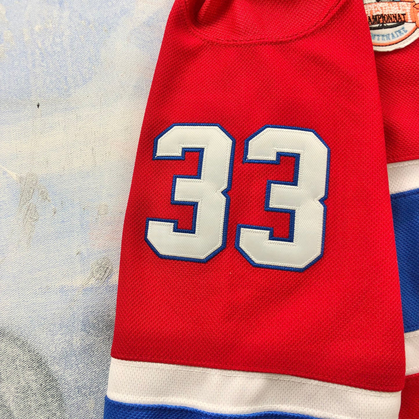 Vintage Hockey CCM NHL Montreal Canadiens Patrick Roy 33 Jersey 52