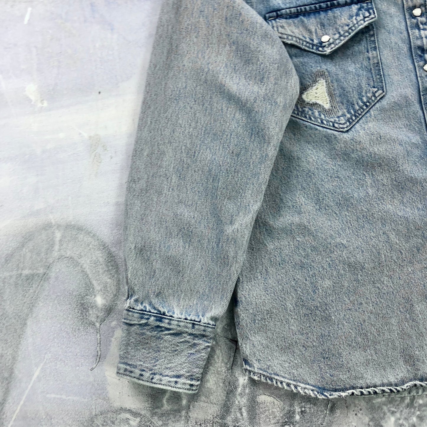 Vintage Levis Western Distressed Style Denim Button Shirt M