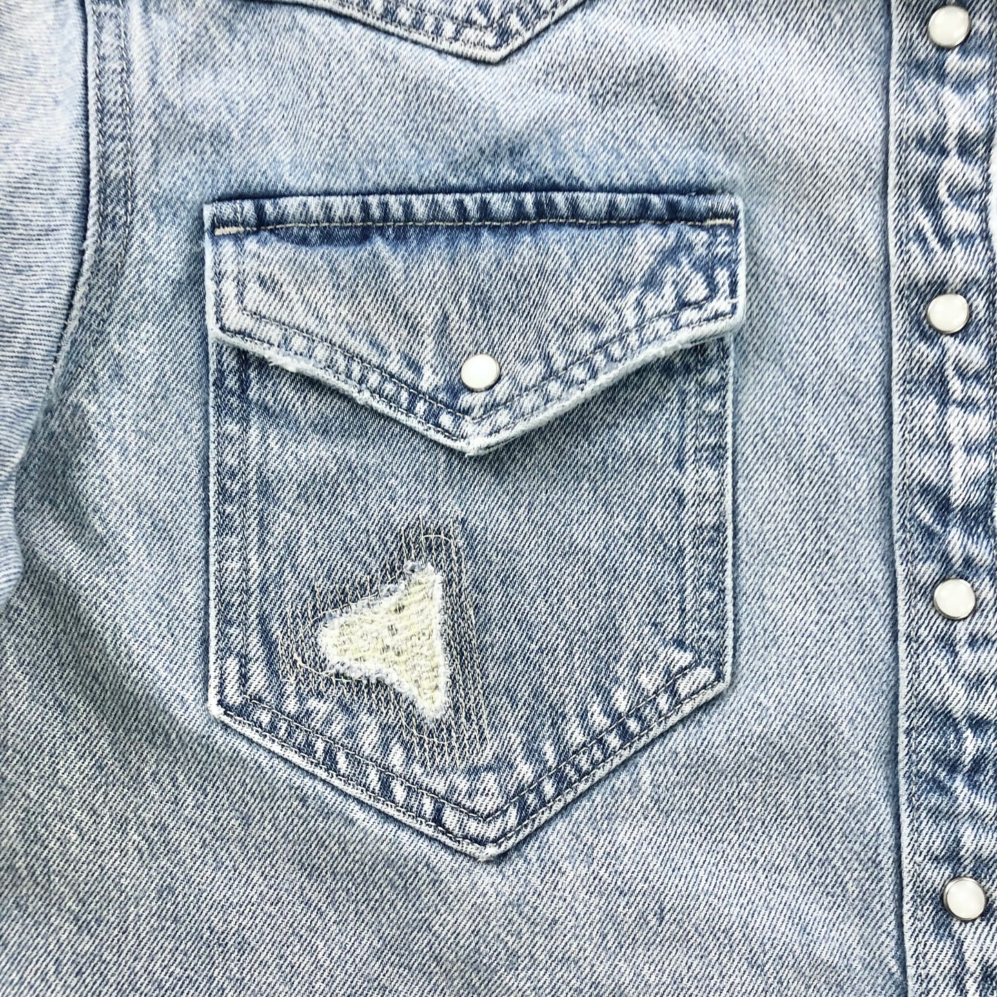 Vintage Levis Western Distressed Style Denim Button Shirt M
