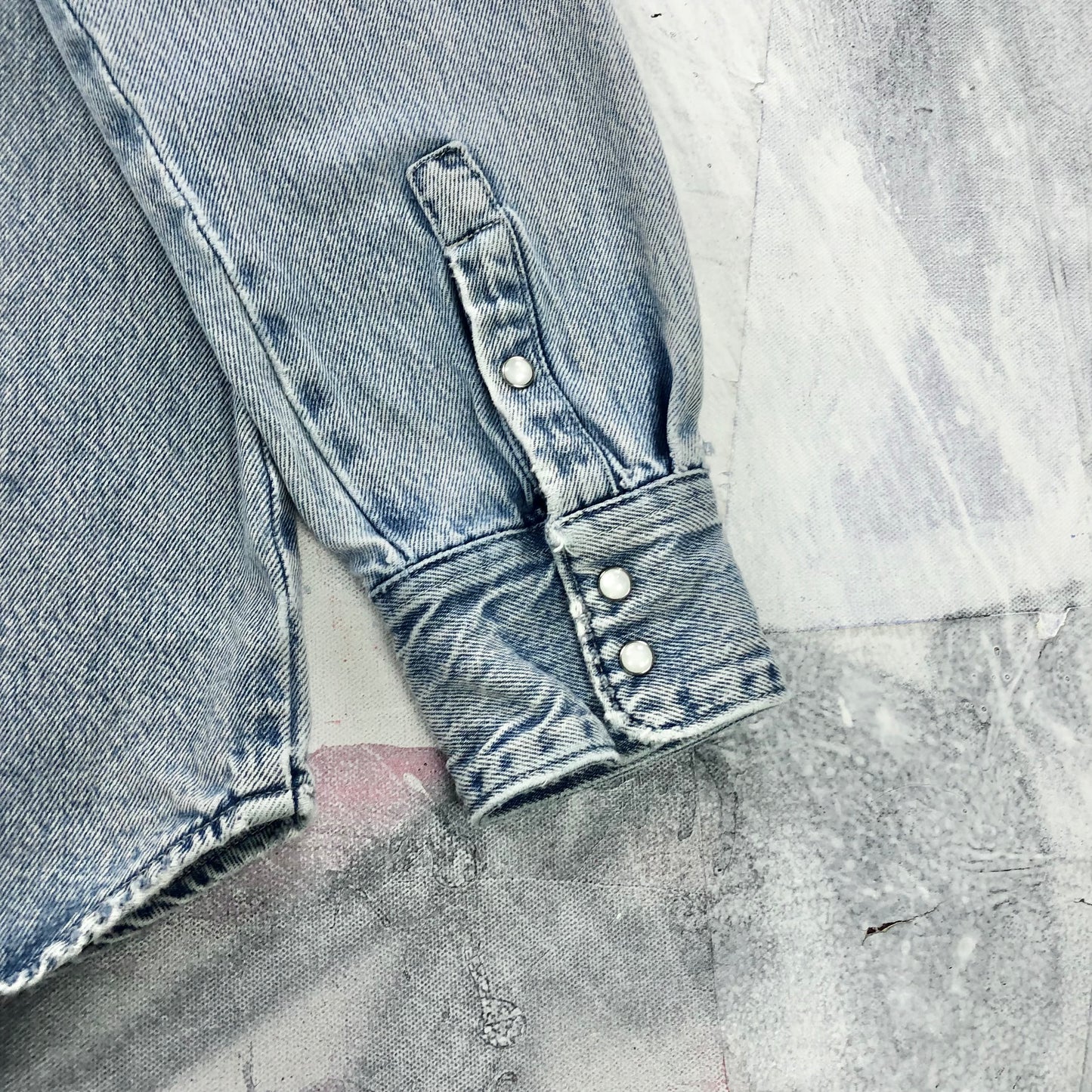 Vintage Levis Western Distressed Style Denim Button Shirt M