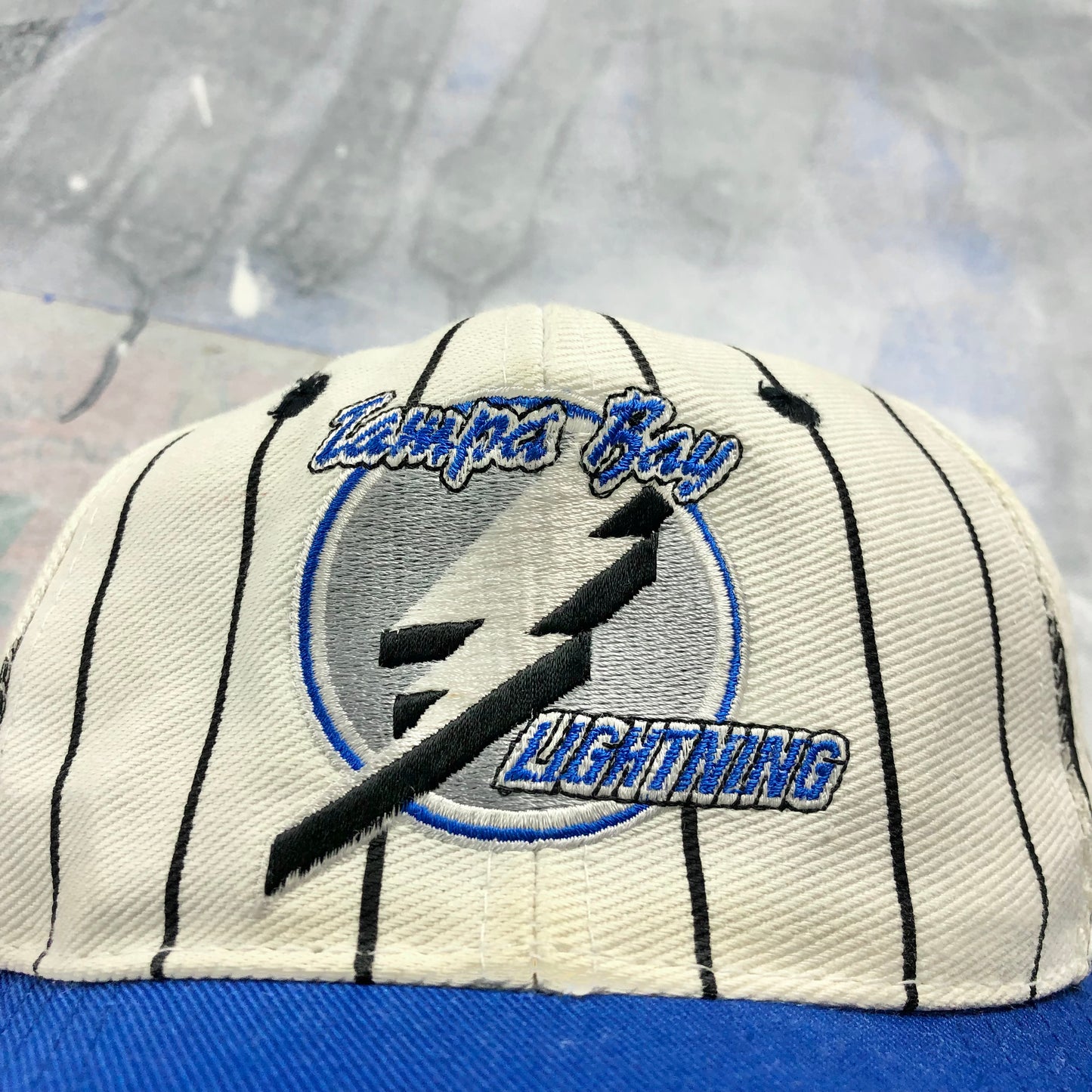 Vintage NHL Tampa Bay Lightning Pin Stripe Snapback Hat