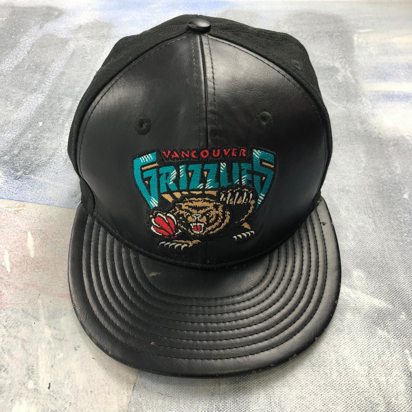 Vintage New Era Hardwood Classics NBA Vancouver Grizzlies Half Leather Snapback Hat