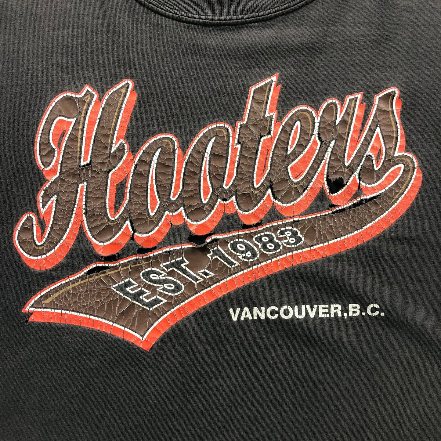 Vintage Hooters Vancouver B:C T Shirt XL