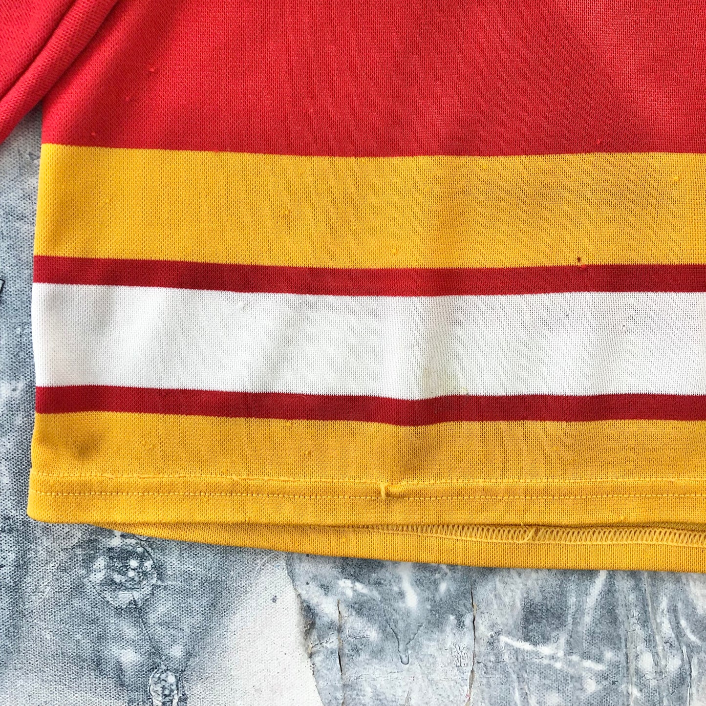 Vintage CCM NHL Calgary Flames Jersey L