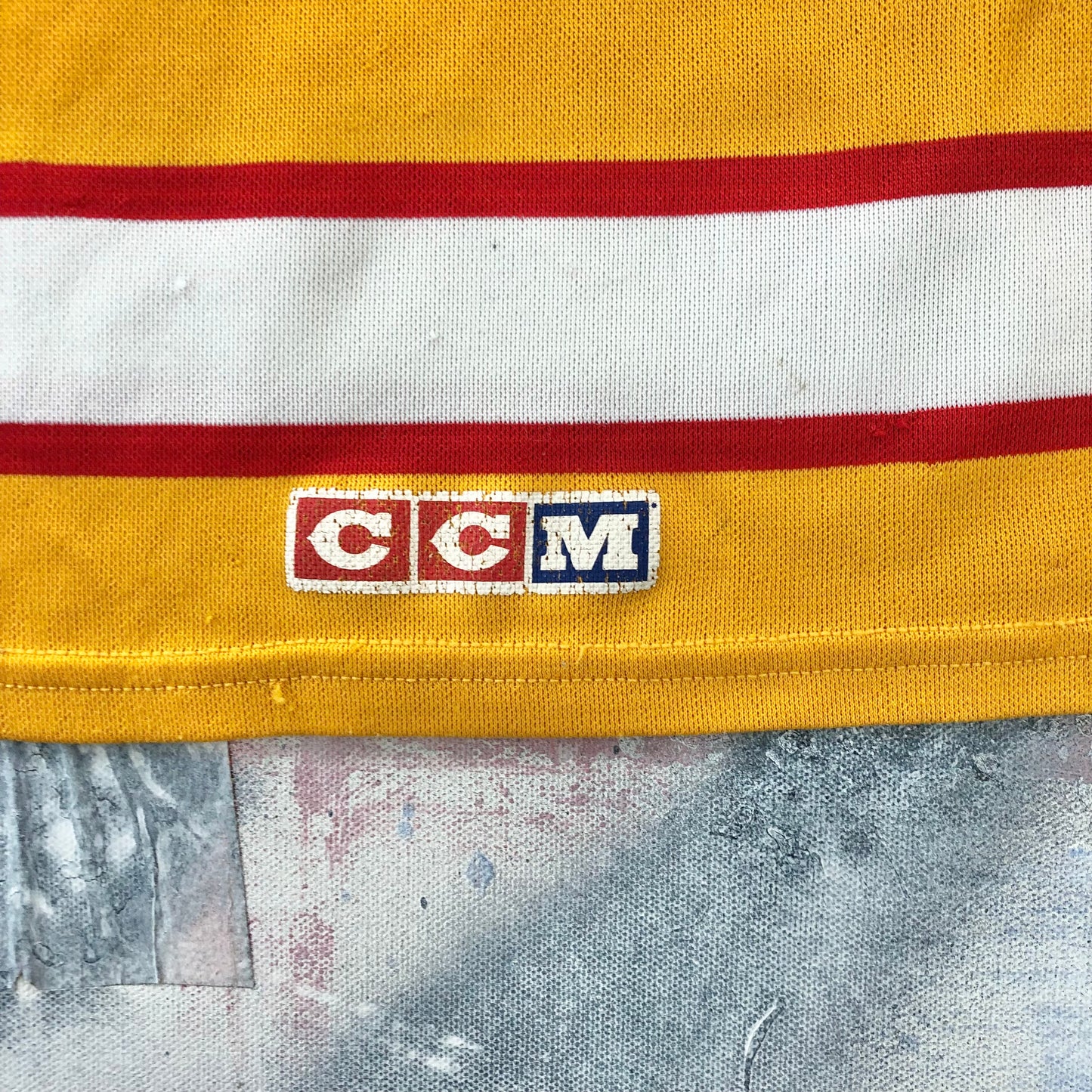 Vintage CCM NHL Calgary Flames Jersey L