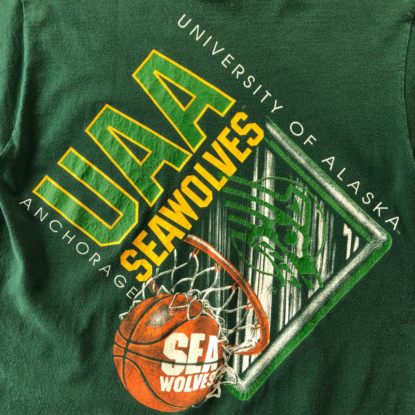 Vintage USA University Of Anchorage Alaska Seawolves Basketball T Shirt L