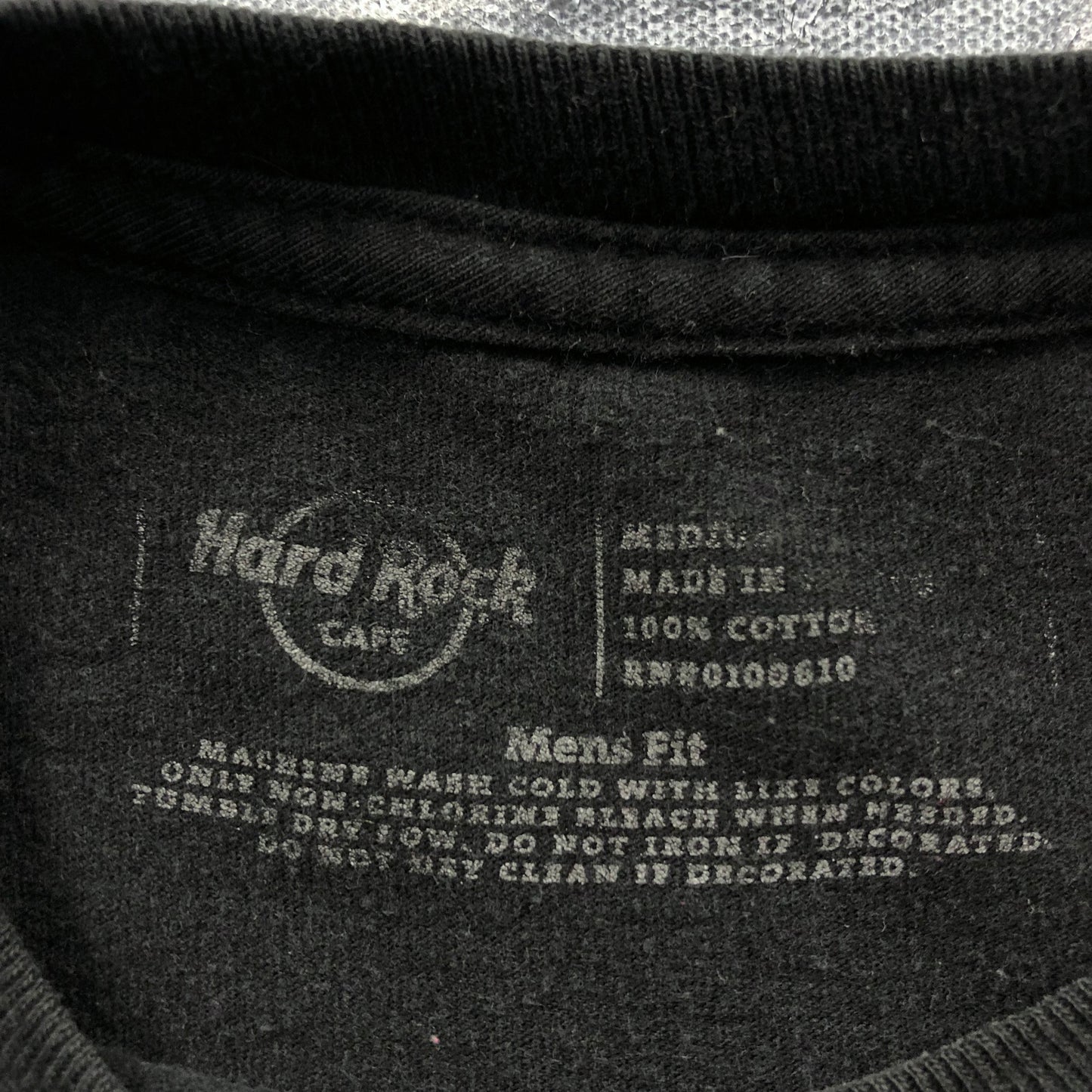 The Hard Rock Cafe Love All Serve All Minneapolis T Shirt M