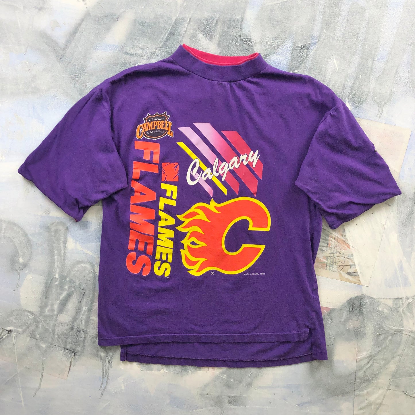 Vintage 90s NHL Calgary Flames T Shirt M