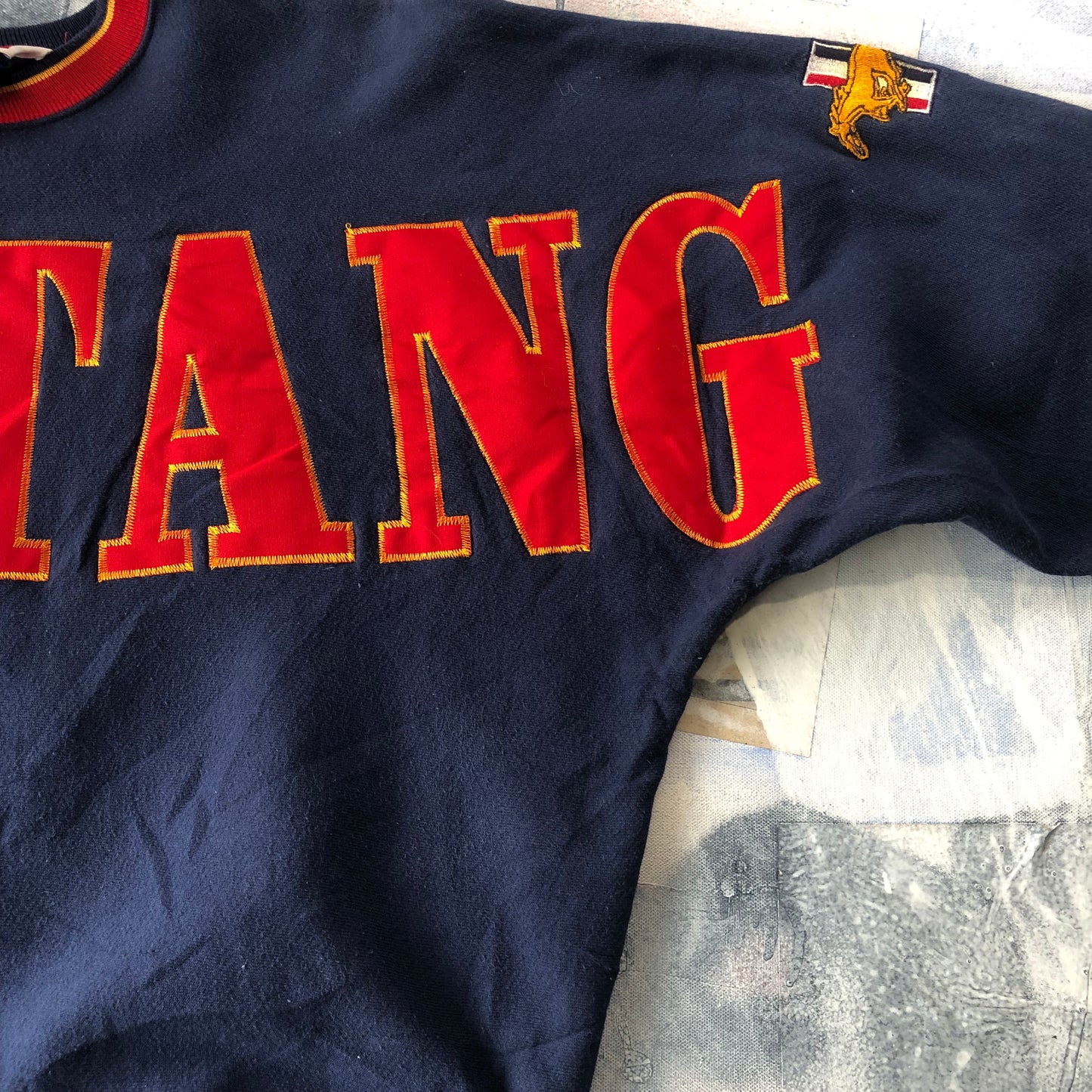 Ford Motor Company 90s Mustang Embroided Logo Official Sportswear Crewneck Sweatshirt XL